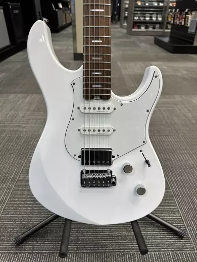 Yamaha - Pacifica Standard Plus with Rosewood Fretboard Electric Guitar - Shell White 2