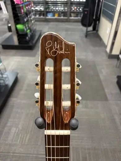 Godin Guitars - Concert CW EQ Cedar/Mahogany Nylon String Acoustic/Electric Guitar 2