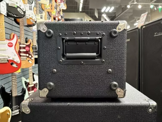 Traynor - YBA300 300 Watt All-Tube Bass Head 2