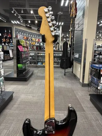 Fender - American Ultra Stratocaster, Maple Fingerboard - Ultraburst 2