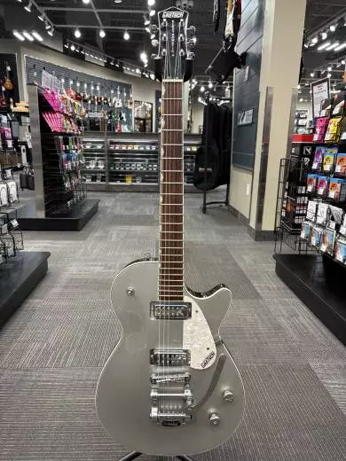 Gretsch Guitars - G5236 Electromatic Pro Jet w/ Bigsby Walnut Back Silver Top