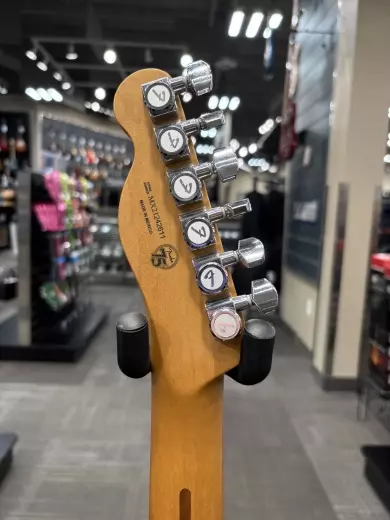 Fender - Player Plus Telecaster, Maple Fingerboard - 3-Colour Sunburst 2