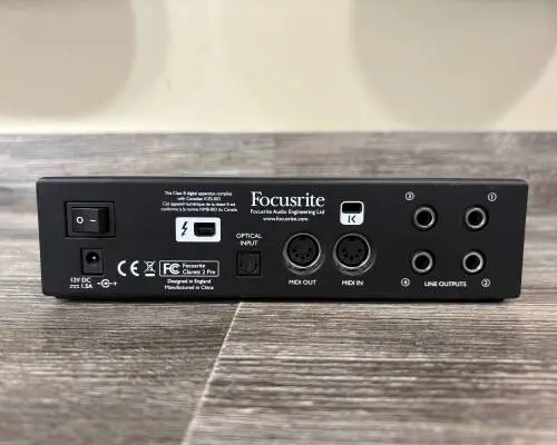 Focusrite - Clarett 2Pre 24/192 10-In/4-Out Thunderbolt Audio Inteface 2