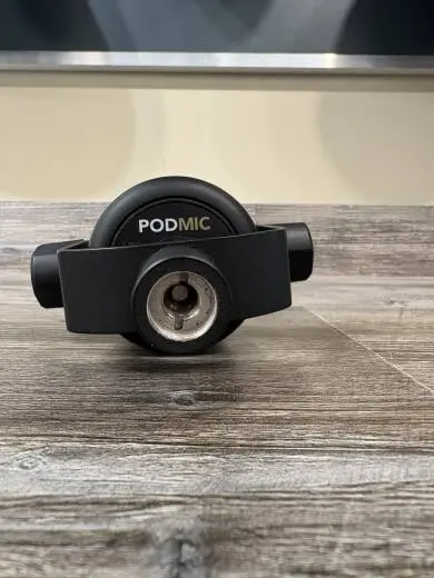 RODE - PodMic Dynamic Podcasting Microphone - Black 2