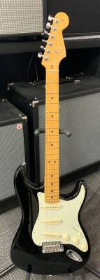 Store Special Product - FENDER AM PRO II STRAT MN BLK