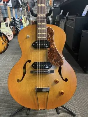 Godin Guitars - G51519 2