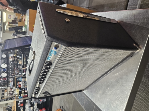 Store Special Product - Fender - 68 custom twin reverb