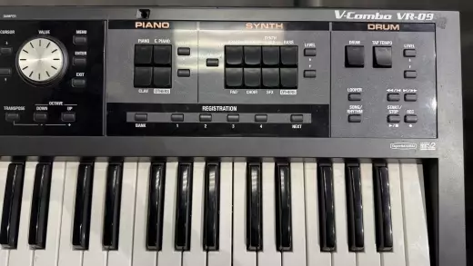 Roland - VR-09 4