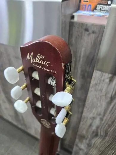 Godin Guitars - G12817 2