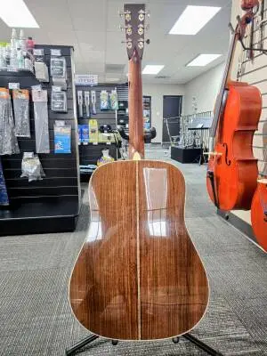 Martin Guitars - D-28 2017 2