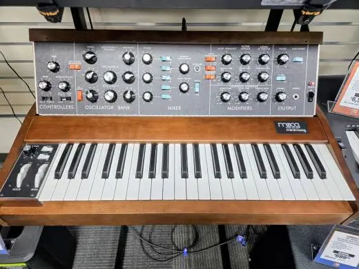 Moog - MIN-MOOG-D04-01