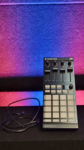 Native Instruments - TRAKTOR KONT F1 2
