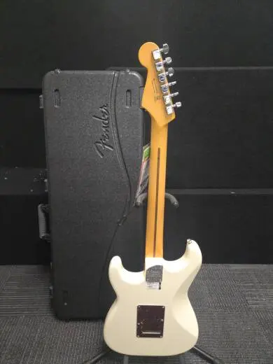 Fender - 011-3900-705 2
