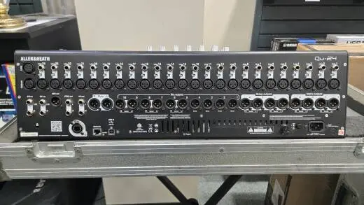 Allen & Heath - QU-24 2