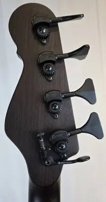 Dingwall Super PJ 4 String Fretless Bass 2