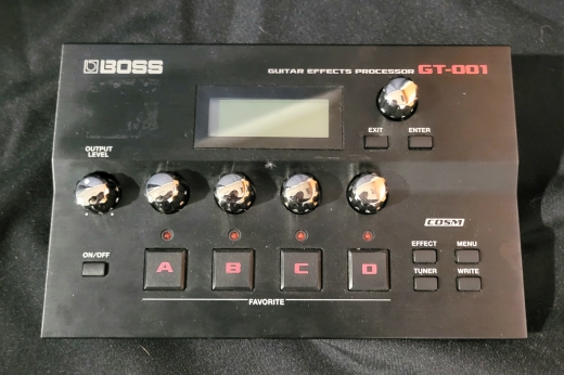 Roland Desktop Guitar Effects Processor | Long & McQuade