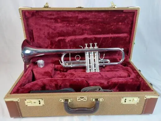 Bach - Bb Trumpet with XO BRASS case - Silver Plated 2