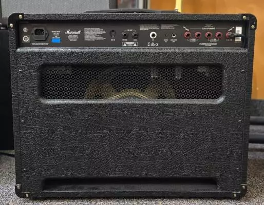 Store Special Product - Marshall - DSL40 Combo
