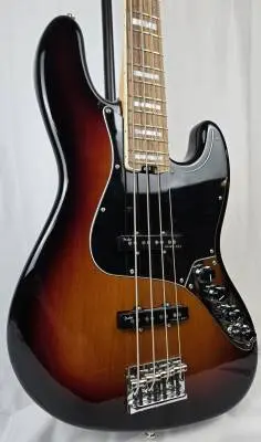 Fender - American Elite Jazz Bass 3 Tone Sunburst 2