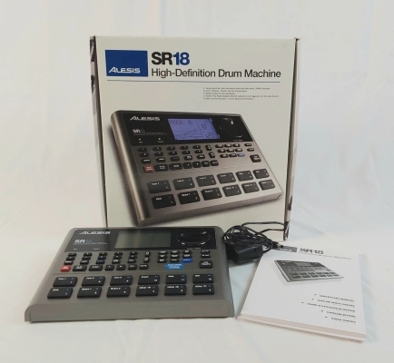 Alesis - SR-18 Drum Machine 3