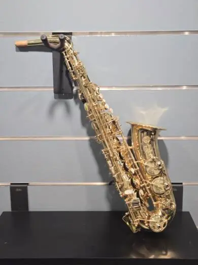 Selmer - SeleS Axos Alto Saxophone Clear Laquer Finish