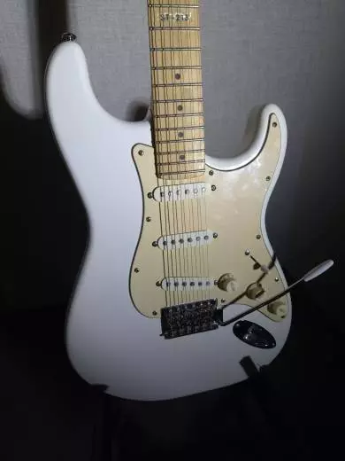 ESP - LTD ST-213 SSS Snow White 2