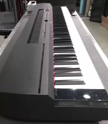 Yamaha - P255 B 2