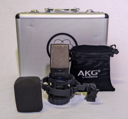 AKG - C414 XLS - 9 Pattern Large Diaphragm Condenser Mic