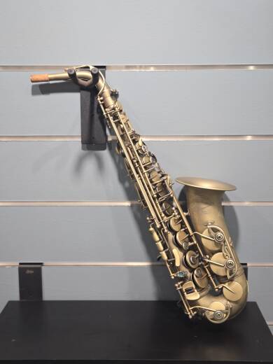 P Mauriat - Alto Sax Rolled Tone Hole Dark Lacquer