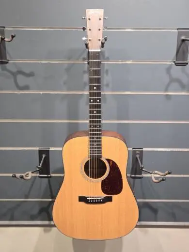 Martin Guitars - D-16E Mahogany V1