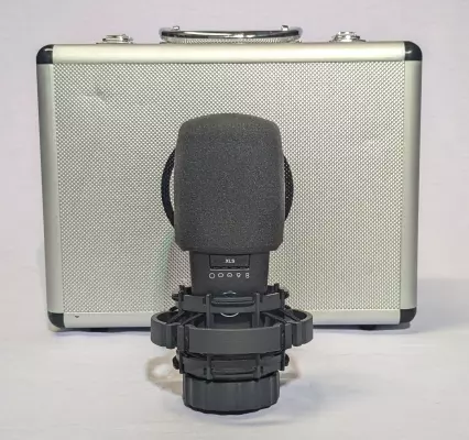 AKG - C414 XLS - 9 Pattern Large Diaphragm Condenser Mic 3