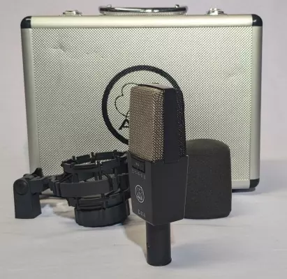 AKG - C414 XLS - 9 Pattern Large Diaphragm Condenser Mic 6