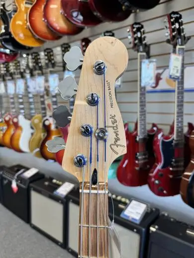 Fender P Bass 2
