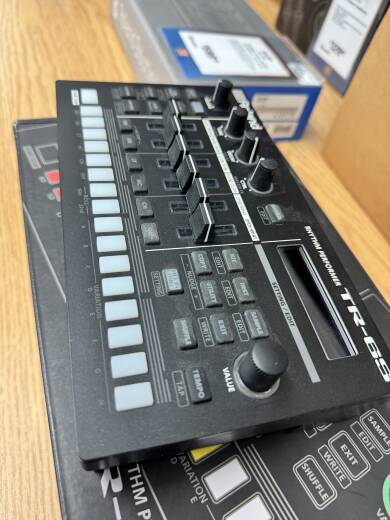 Roland TR-6S Rhythm Performer | Long & McQuade