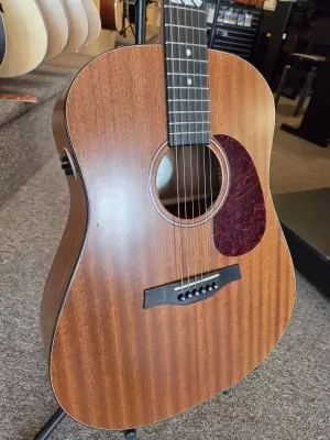 Godin Guitars - METROPOLIS COMPOSER ELEMENT 2