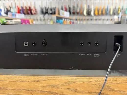 Yamaha - DGX670 B 2