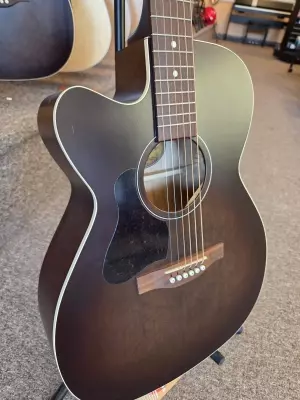 Art & Lutherie Legacy Acoustic Electric Left Hand Cutaway Presys II In Bourbon Burst 2