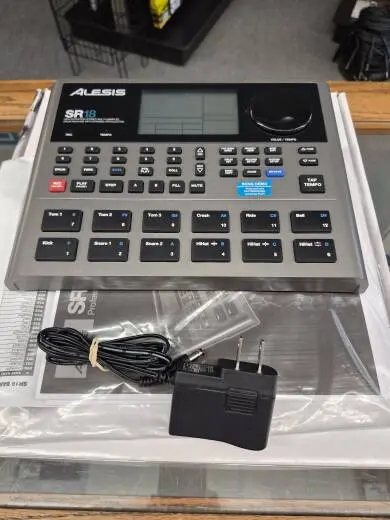 Alesis - SR-18 Drum Machine