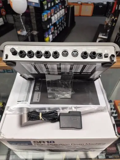Alesis - SR-18 Drum Machine 2