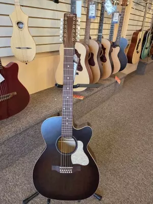 Art & Lutherie Legacy 12 Bourbon Burst CW