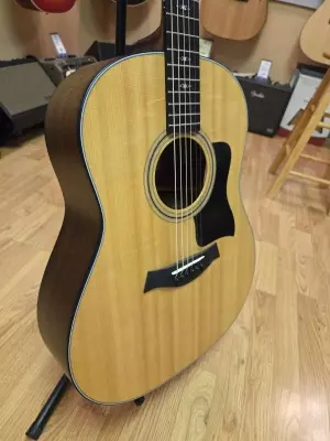 Taylor Guitars - 317 2