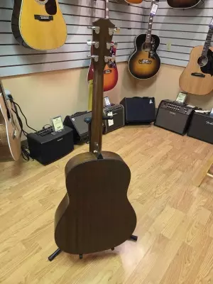 Taylor Guitars - 317 4