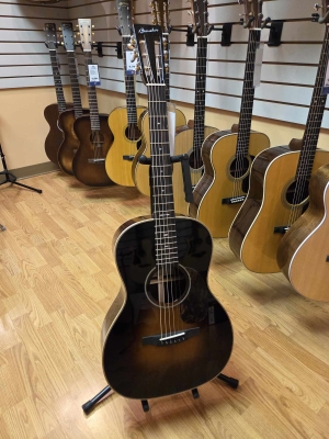 BOUCER HG-56-31 ACOUSTIC GUITAR