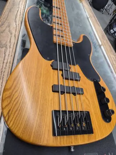 Schecter Model T Diamond Series Session 5 String Bass