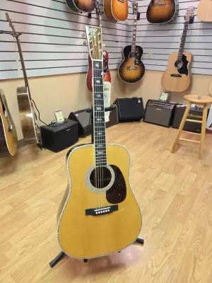 Martin Guitars - D-41 V18