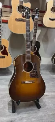 Gibson - AJ AMBER BURST CUSTOM AMULET 2