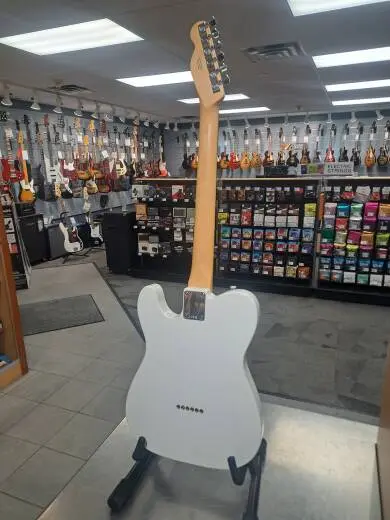 Fender - Tele Standard 2