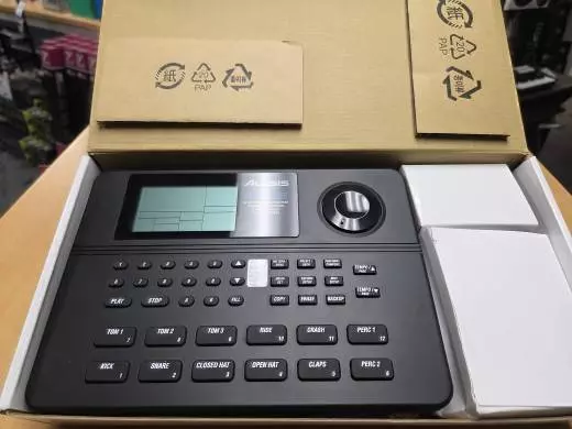 Alesis - SR-16