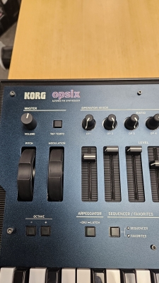Korg - OPSIX 2