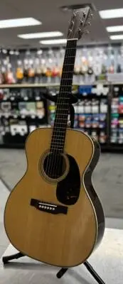 Martin Guitars - 000-28 V18 2